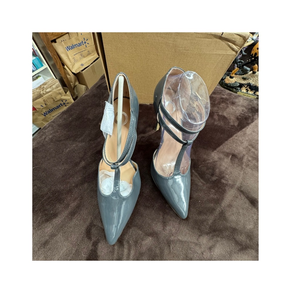 Journee Gray Tru-T Strap stiletto heel pumps size 8 - Picture 5 of 10